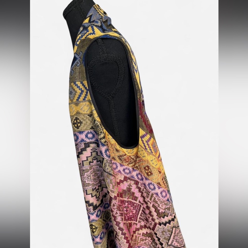 Colorful Geometric Patterned Scarf - Picture 3 of 4
